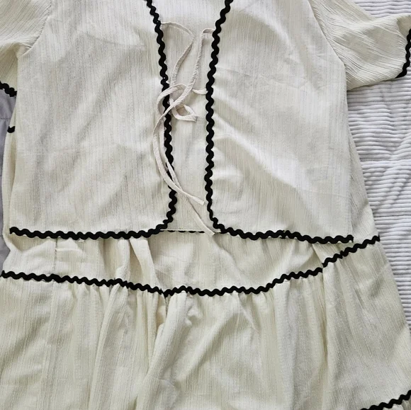 SHEIN Cream with Black Trim Skirt Set. Size XL - Picture 3 of 8